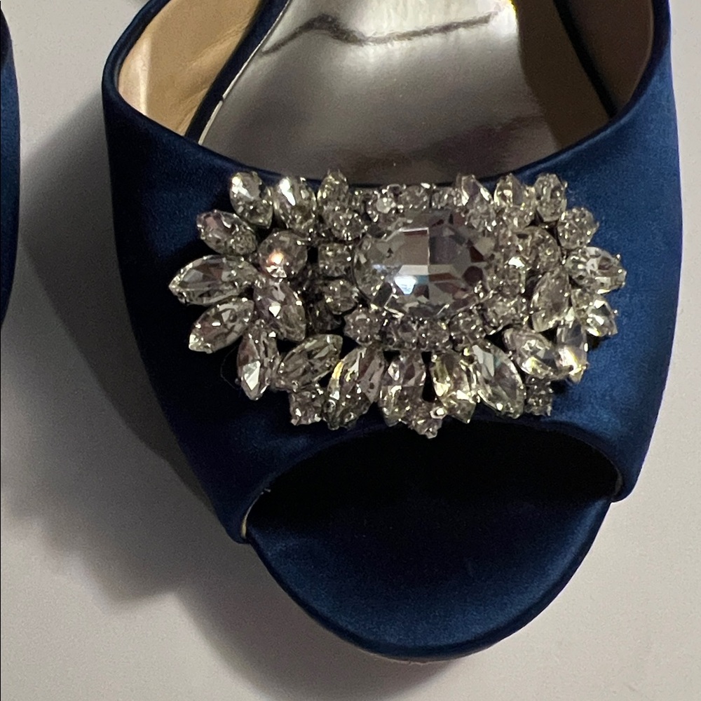 Badgley Mischka MACIE Navy Satin Heels Crystal Embellishments Peep Toe 10W EUC - Picture 6 of 10